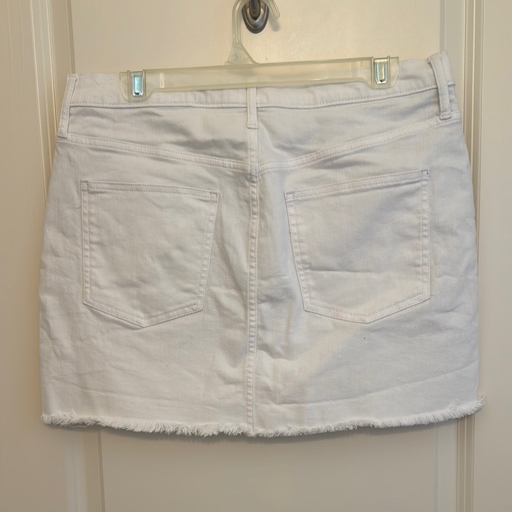 GAP Women's Crisp White Mini Skirt - Picture 4 of 5